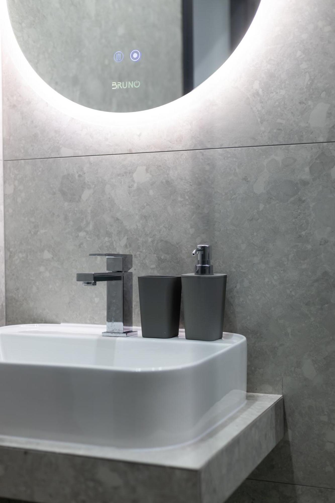 Kamara Urban Retreat By #db Premium Apartmán